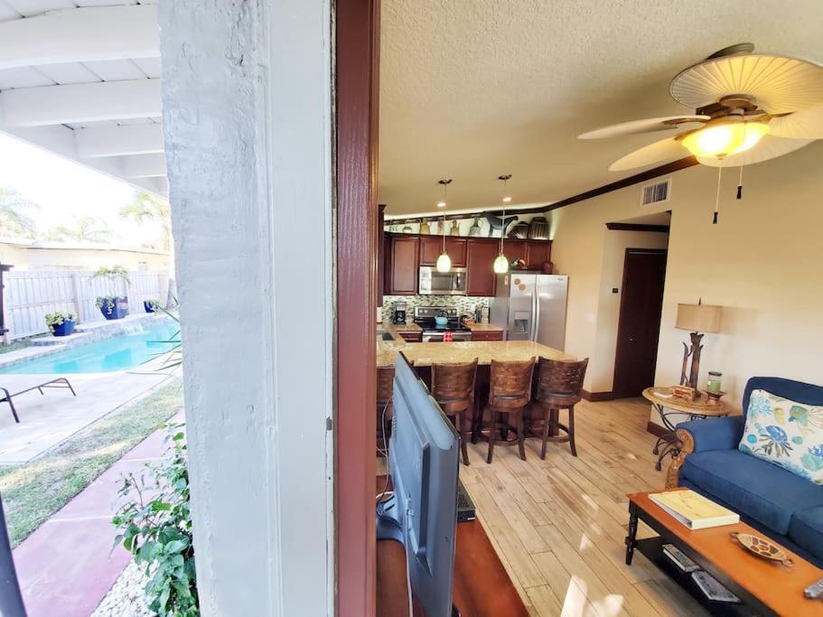 Hawaiian Cottage - Heated Pool Walk To The Beach Cocoa Beach Extérieur photo