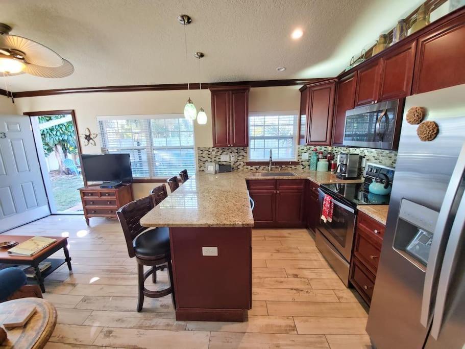 Hawaiian Cottage - Heated Pool Walk To The Beach Cocoa Beach Extérieur photo